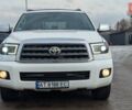 Белый Тойота Секвойя, объемом двигателя 4.66 л и пробегом 183 тыс. км за 25500 $, фото 2 на Automoto.ua