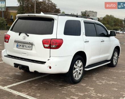 Белый Тойота Секвойя, объемом двигателя 5.7 л и пробегом 278 тыс. км за 20500 $, фото 3 на Automoto.ua