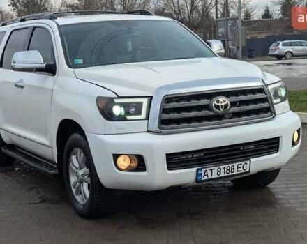 Белый Тойота Секвойя, объемом двигателя 4.66 л и пробегом 183 тыс. км за 25500 $, фото 3 на Automoto.ua