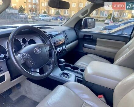 Белый Тойота Секвойя, объемом двигателя 4.66 л и пробегом 183 тыс. км за 25500 $, фото 11 на Automoto.ua