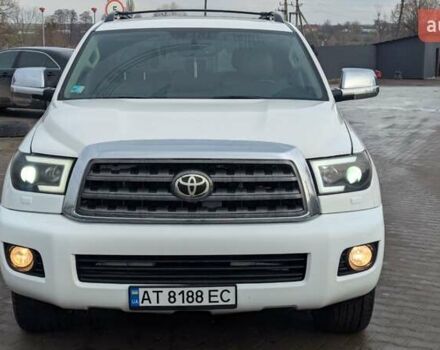 Белый Тойота Секвойя, объемом двигателя 4.66 л и пробегом 183 тыс. км за 25500 $, фото 1 на Automoto.ua