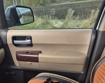 Білий Тойота Секвойя, об'ємом двигуна 5.7 л та пробігом 295 тис. км за 26500 $, фото 23 на Automoto.ua