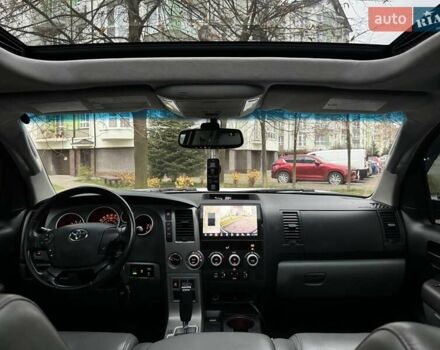 Белый Тойота Секвойя, объемом двигателя 5.7 л и пробегом 268 тыс. км за 26999 $, фото 27 на Automoto.ua