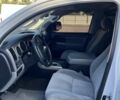Белый Тойота Секвойя, объемом двигателя 5.66 л и пробегом 280 тыс. км за 23500 $, фото 10 на Automoto.ua