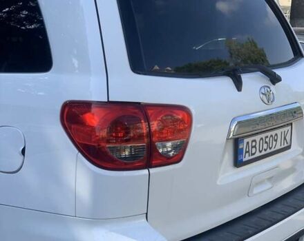 Белый Тойота Секвойя, объемом двигателя 5.6 л и пробегом 315 тыс. км за 25000 $, фото 19 на Automoto.ua