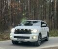 Белый Тойота Секвойя, объемом двигателя 5.7 л и пробегом 268 тыс. км за 26999 $, фото 19 на Automoto.ua