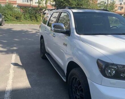 Белый Тойота Секвойя, объемом двигателя 5.6 л и пробегом 315 тыс. км за 25000 $, фото 20 на Automoto.ua