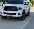 Белый Тойота Секвойя, объемом двигателя 5.66 л и пробегом 280 тыс. км за 23500 $, фото 2 на Automoto.ua
