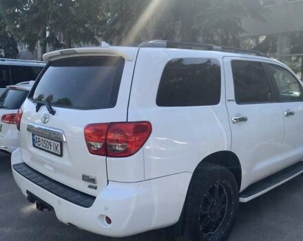 Белый Тойота Секвойя, объемом двигателя 5.6 л и пробегом 315 тыс. км за 25000 $, фото 15 на Automoto.ua