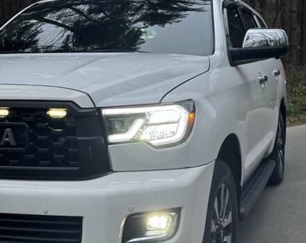 Белый Тойота Секвойя, объемом двигателя 5.7 л и пробегом 268 тыс. км за 26999 $, фото 23 на Automoto.ua