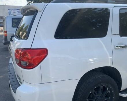 Белый Тойота Секвойя, объемом двигателя 5.6 л и пробегом 315 тыс. км за 25000 $, фото 22 на Automoto.ua