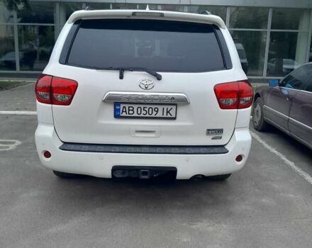 Белый Тойота Секвойя, объемом двигателя 5.6 л и пробегом 315 тыс. км за 25000 $, фото 10 на Automoto.ua