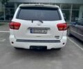 Белый Тойота Секвойя, объемом двигателя 5.6 л и пробегом 315 тыс. км за 25000 $, фото 10 на Automoto.ua