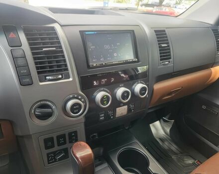 Тойота Секвойя 2014 в Кропивницком (Кировограде) на Automoto.ua Белый Тойота Секвойя, объемом двигателя 5.7 л и пробегом 86 тыс. км за 20000 $, фото 11 на Automoto.ua