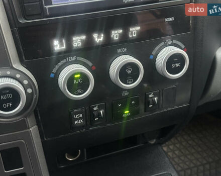 Белый Тойота Секвойя, объемом двигателя 5.7 л и пробегом 213 тыс. км за 25500 $, фото 37 на Automoto.ua