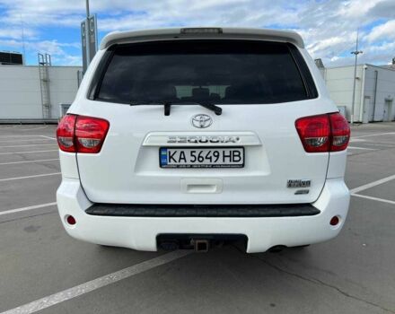 Білий Тойота Секвойя, об'ємом двигуна 5.7 л та пробігом 215 тис. км за 23500 $, фото 3 на Automoto.ua