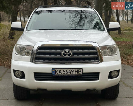 Белый Тойота Секвойя, объемом двигателя 5.7 л и пробегом 213 тыс. км за 25500 $, фото 3 на Automoto.ua