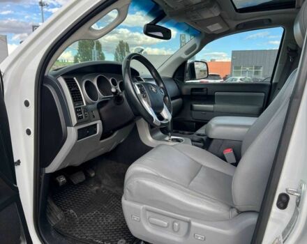 Білий Тойота Секвойя, об'ємом двигуна 5.7 л та пробігом 215 тис. км за 23500 $, фото 5 на Automoto.ua