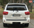 Белый Тойота Секвойя, объемом двигателя 5.7 л и пробегом 213 тыс. км за 25500 $, фото 9 на Automoto.ua