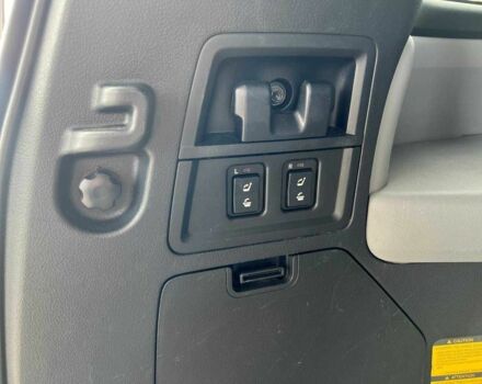 Білий Тойота Секвойя, об'ємом двигуна 5.7 л та пробігом 215 тис. км за 23500 $, фото 17 на Automoto.ua