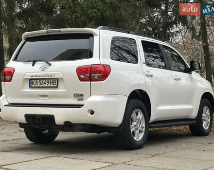 Белый Тойота Секвойя, объемом двигателя 5.7 л и пробегом 213 тыс. км за 25500 $, фото 11 на Automoto.ua