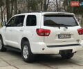 Белый Тойота Секвойя, объемом двигателя 5.7 л и пробегом 213 тыс. км за 25500 $, фото 7 на Automoto.ua