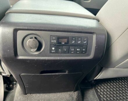 Білий Тойота Секвойя, об'ємом двигуна 5.7 л та пробігом 215 тис. км за 23500 $, фото 15 на Automoto.ua