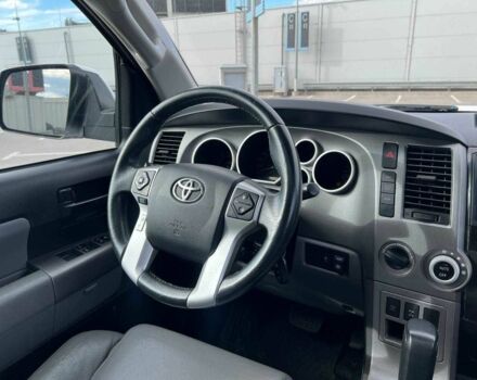 Білий Тойота Секвойя, об'ємом двигуна 5.7 л та пробігом 215 тис. км за 23500 $, фото 8 на Automoto.ua