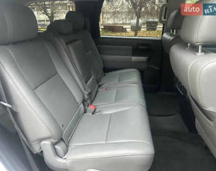 Белый Тойота Секвойя, объемом двигателя 5.7 л и пробегом 213 тыс. км за 25500 $, фото 24 на Automoto.ua
