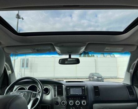 Білий Тойота Секвойя, об'ємом двигуна 5.7 л та пробігом 215 тис. км за 23500 $, фото 11 на Automoto.ua