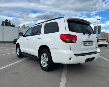 Білий Тойота Секвойя, об'ємом двигуна 5.7 л та пробігом 215 тис. км за 23500 $, фото 4 на Automoto.ua