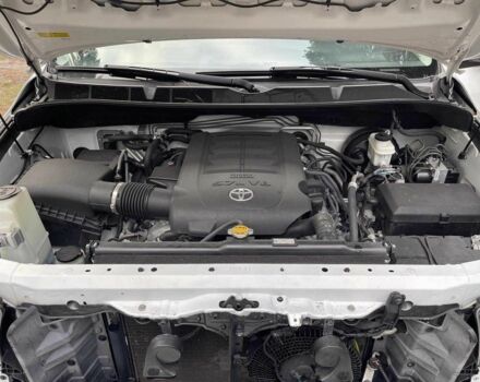 Білий Тойота Секвойя, об'ємом двигуна 5.7 л та пробігом 215 тис. км за 23500 $, фото 20 на Automoto.ua