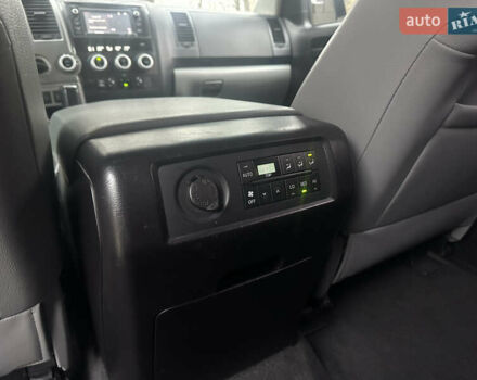 Белый Тойота Секвойя, объемом двигателя 5.7 л и пробегом 213 тыс. км за 25500 $, фото 20 на Automoto.ua