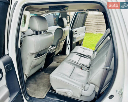 Белый Тойота Секвойя, объемом двигателя 5.7 л и пробегом 148 тыс. км за 37500 $, фото 13 на Automoto.ua