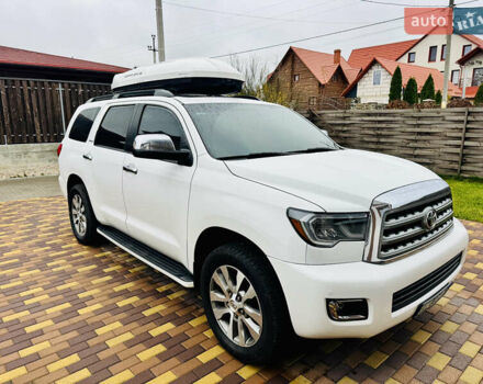 Белый Тойота Секвойя, объемом двигателя 5.7 л и пробегом 148 тыс. км за 37500 $, фото 2 на Automoto.ua