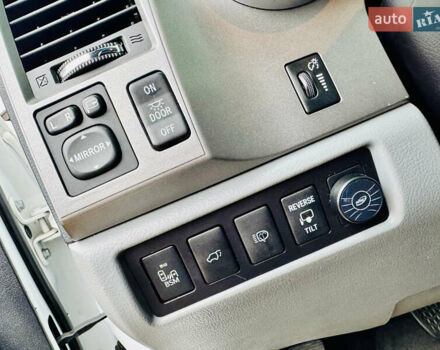 Белый Тойота Секвойя, объемом двигателя 5.7 л и пробегом 148 тыс. км за 37500 $, фото 21 на Automoto.ua