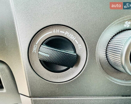 Белый Тойота Секвойя, объемом двигателя 5.7 л и пробегом 148 тыс. км за 37500 $, фото 26 на Automoto.ua