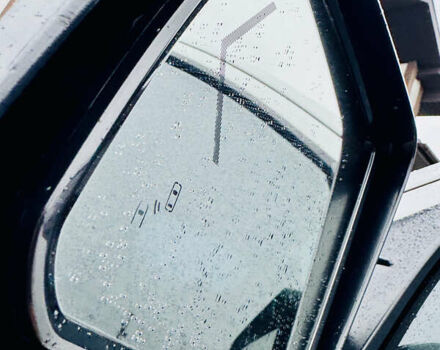 Белый Тойота Секвойя, объемом двигателя 5.7 л и пробегом 148 тыс. км за 37500 $, фото 9 на Automoto.ua