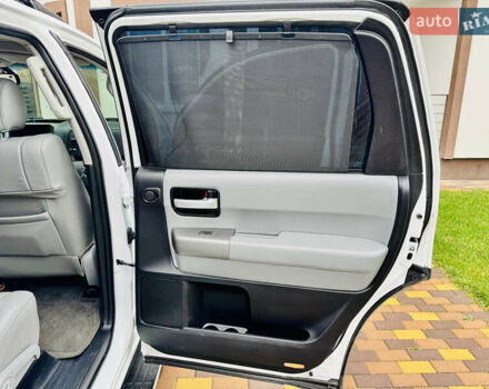 Белый Тойота Секвойя, объемом двигателя 5.7 л и пробегом 148 тыс. км за 37500 $, фото 15 на Automoto.ua