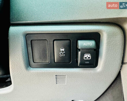 Белый Тойота Секвойя, объемом двигателя 5.7 л и пробегом 148 тыс. км за 37500 $, фото 25 на Automoto.ua