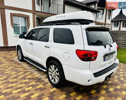 Белый Тойота Секвойя, объемом двигателя 5.7 л и пробегом 148 тыс. км за 37500 $, фото 6 на Automoto.ua