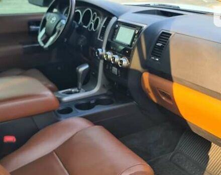 Білий Тойота Секвойя, об'ємом двигуна 5.7 л та пробігом 165 тис. км за 39800 $, фото 13 на Automoto.ua