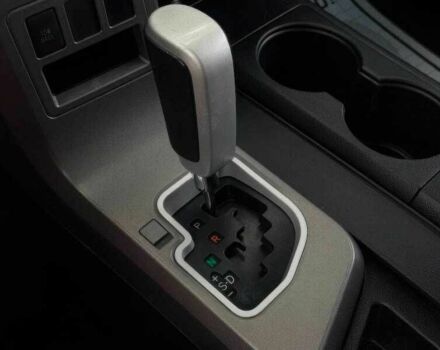 Белый Тойота Секвойя, объемом двигателя 5.7 л и пробегом 134 тыс. км за 19800 $, фото 11 на Automoto.ua