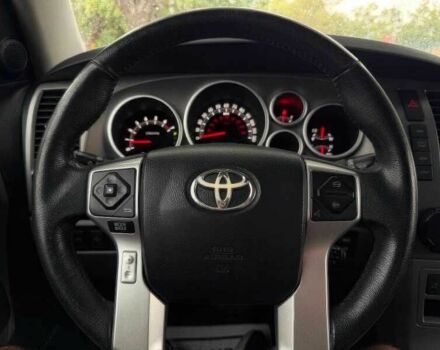 Белый Тойота Секвойя, объемом двигателя 5.7 л и пробегом 134 тыс. км за 19800 $, фото 7 на Automoto.ua