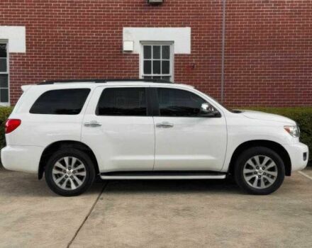 Белый Тойота Секвойя, объемом двигателя 5.7 л и пробегом 134 тыс. км за 19800 $, фото 2 на Automoto.ua