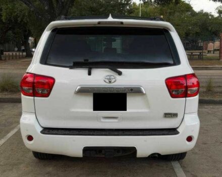 Белый Тойота Секвойя, объемом двигателя 5.7 л и пробегом 134 тыс. км за 19800 $, фото 3 на Automoto.ua