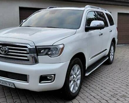 Белый Тойота Секвойя, объемом двигателя 5.66 л и пробегом 361 тыс. км за 34000 $, фото 13 на Automoto.ua