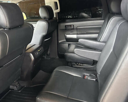 Белый Тойота Секвойя, объемом двигателя 5.66 л и пробегом 148 тыс. км за 37500 $, фото 8 на Automoto.ua