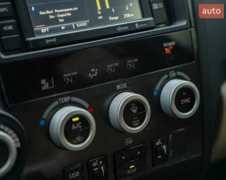 Белый Тойота Секвойя, объемом двигателя 5.66 л и пробегом 139 тыс. км за 39900 $, фото 28 на Automoto.ua