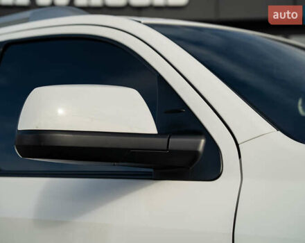 Белый Тойота Секвойя, объемом двигателя 5.66 л и пробегом 139 тыс. км за 39900 $, фото 10 на Automoto.ua